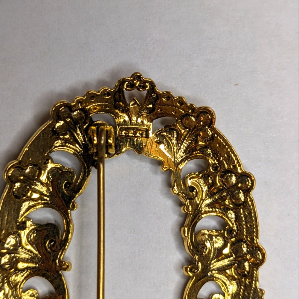 Vintage Ornate Gold-Tone Filigree Oval Brooch Pin - Picture 5 of 7